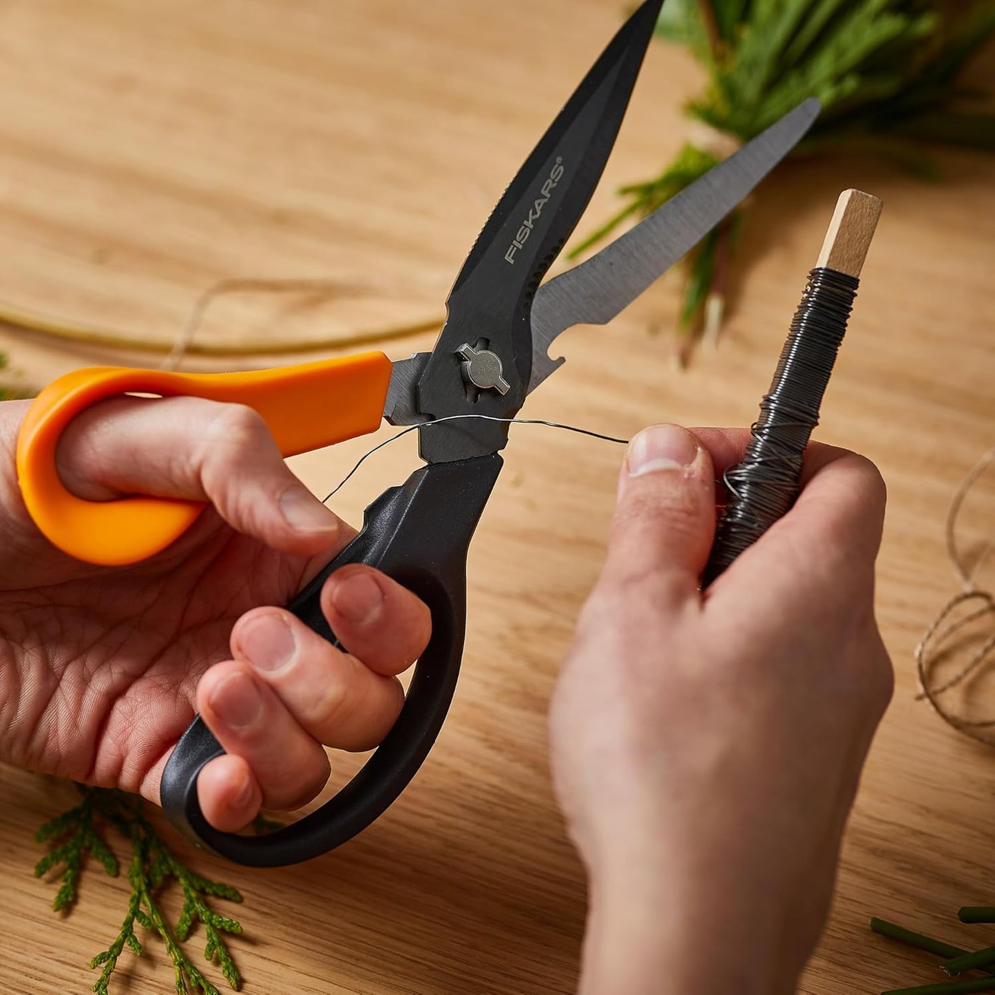 Fiskars Pruning Shears for Gardening, Multipurpose 8" Garden Shears with Sheath and SoftGrip Handle, Great for cutting Nursery Pots, Bags, and Wire