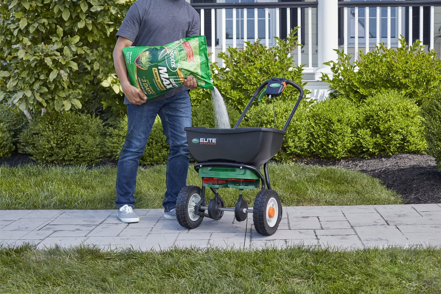 Scotts Green Max Lawn Food, Lawn Fertilizer Plus Iron Supplement for Greener Grass in 3 Days, 5,000 sq. ft., 16.67 lbs.