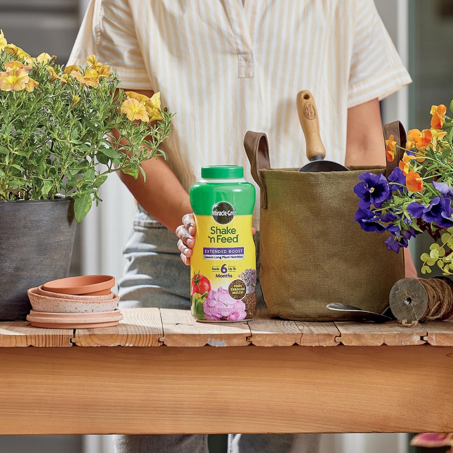 Miracle-Gro Shake 'N Feed All Purpose Plant Food, For In-Ground and Container Plants, Feeds for up to 3 Months, 4.5 lbs.
