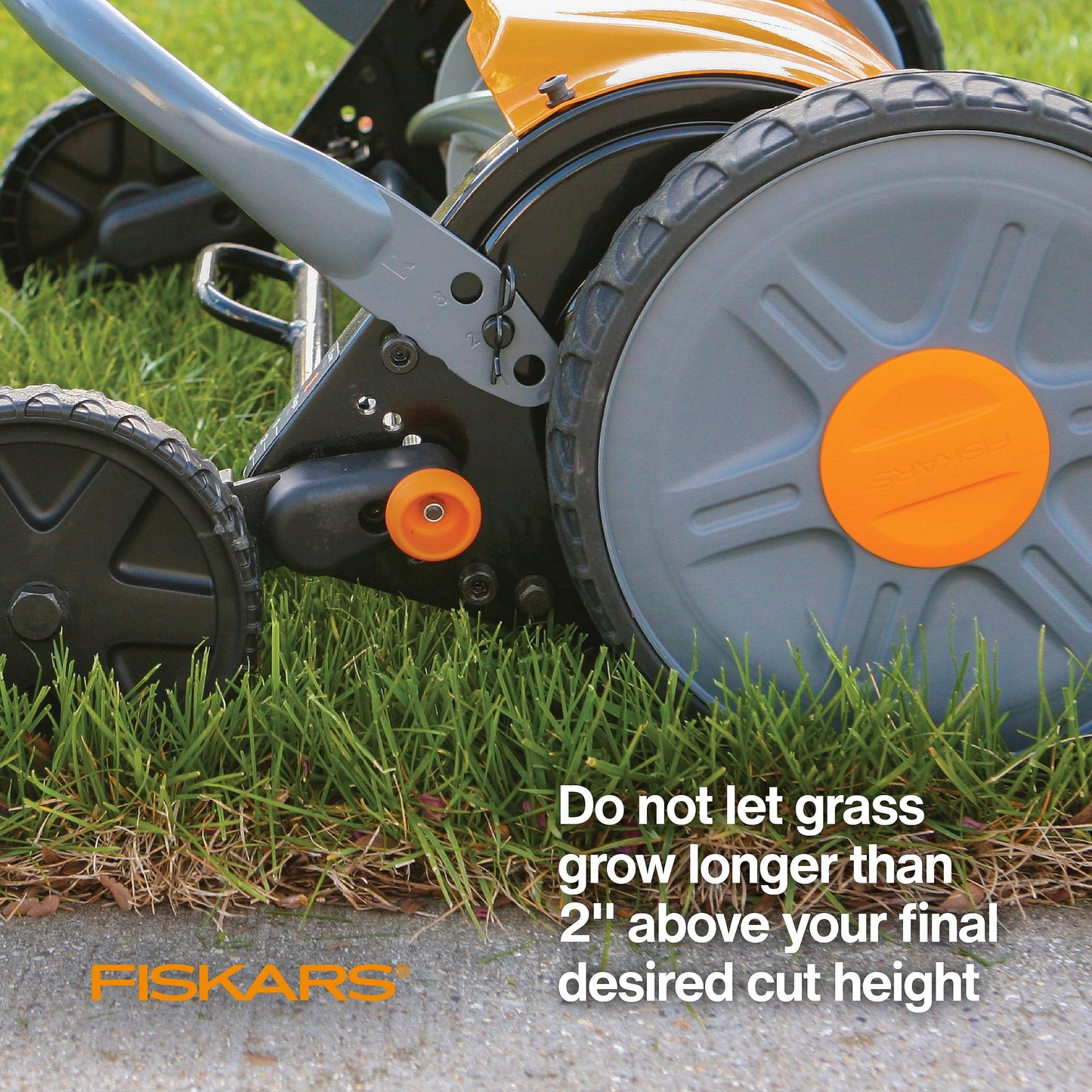 Fiskars Push Mower - 18" Cut Width Manual Reel Mower with No Motor - Grass Cutter with Steel Blades that Stay Sharp - Eco-Friendly Lawn Care