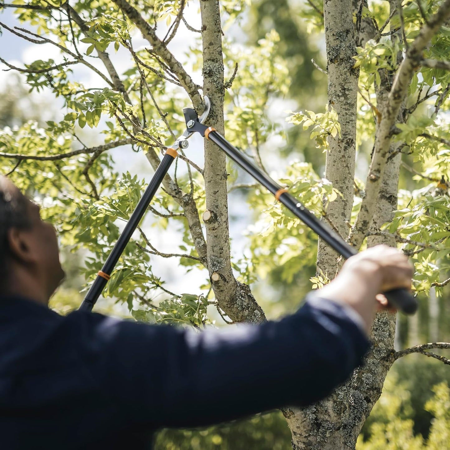 Fiskars 15-Inch PowerGear Loppers, Sharp Steel Blade Bush and Tree Trimmer, Cuts up to 1.25-Inch Diameter Branches, Rust Resistant and Lightweight Pruner, Yard Tools for Gardening